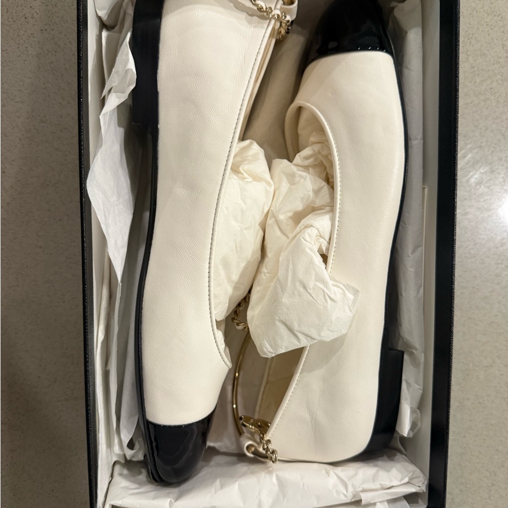 CHANEL Cream Leather Flats with Black Patent Cap-Toe and Gold Chain Strap - Picture 6 of 6